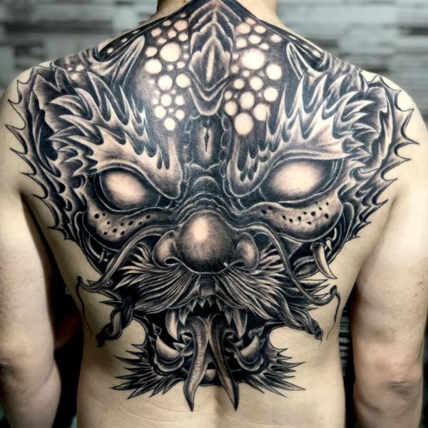 Tattoo đầu rồng full lưng