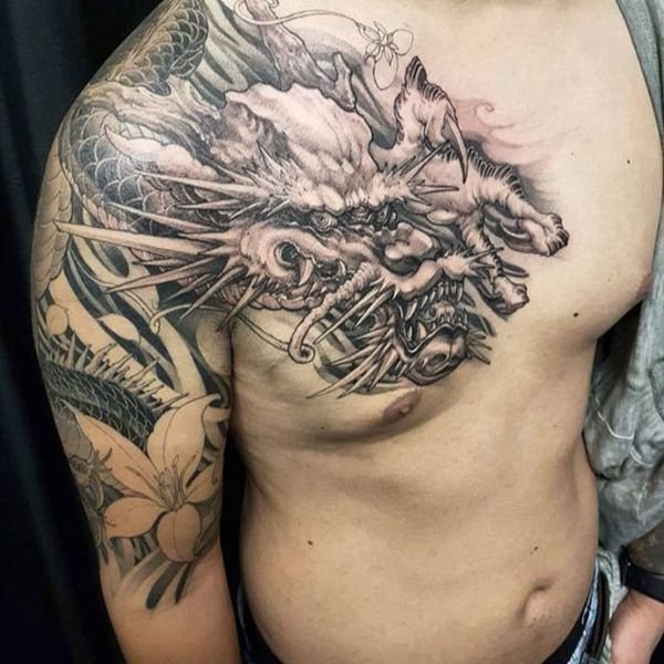 Tattoo đầu rồng ngực