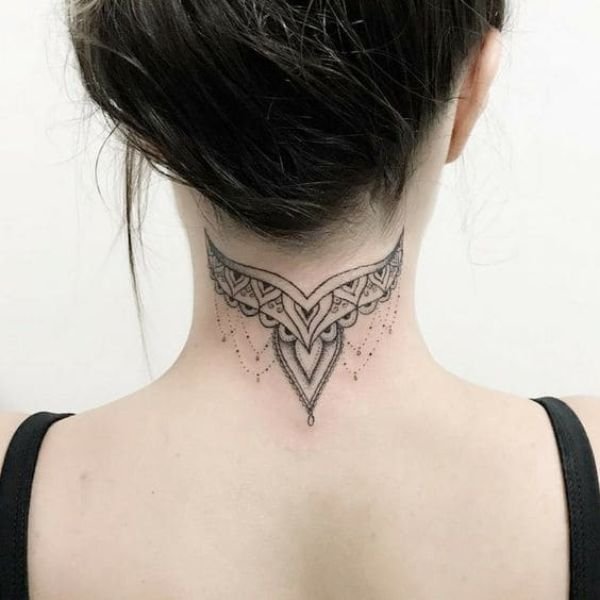 Tattoo đẹp ở sau gáy dành cho nữ