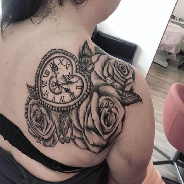 Tattoo đồng hồ lưng