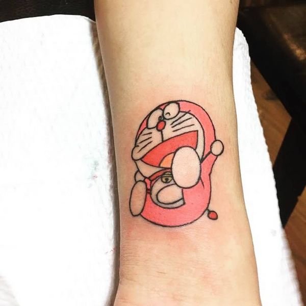 tattoo doraemon hồng