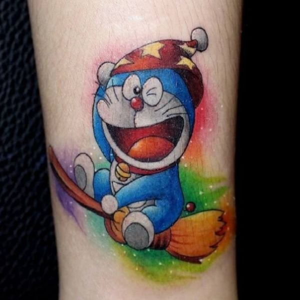 Tattoo doraemon sặc sỡ