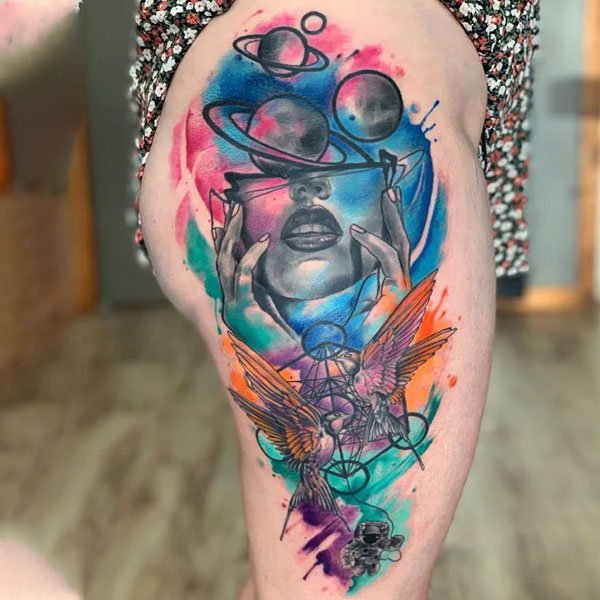 Tattoo galaxy ở đùi đẹp