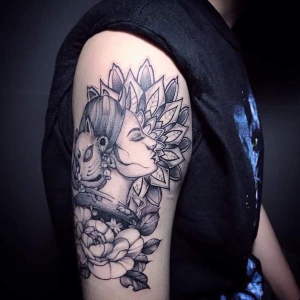 Tattoo geisha mặt nạ