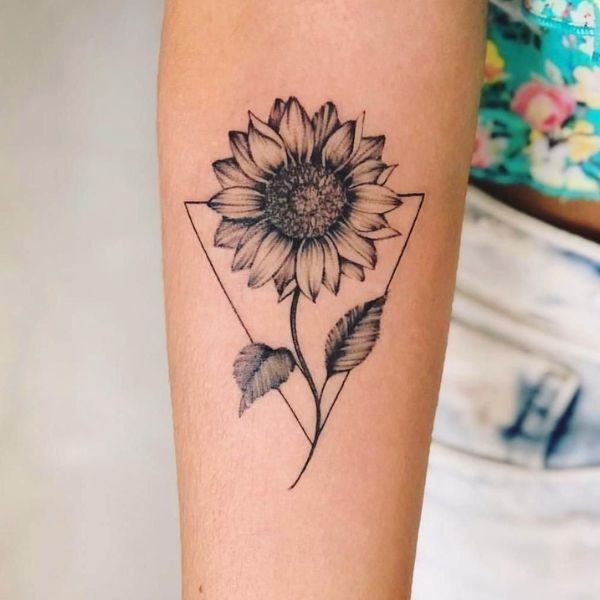 Tattoo hoa hướng dương ý nghĩa nhất