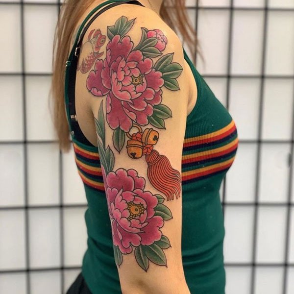 Tattoo hoa mẫu đơn bàn tay siêu đẹp