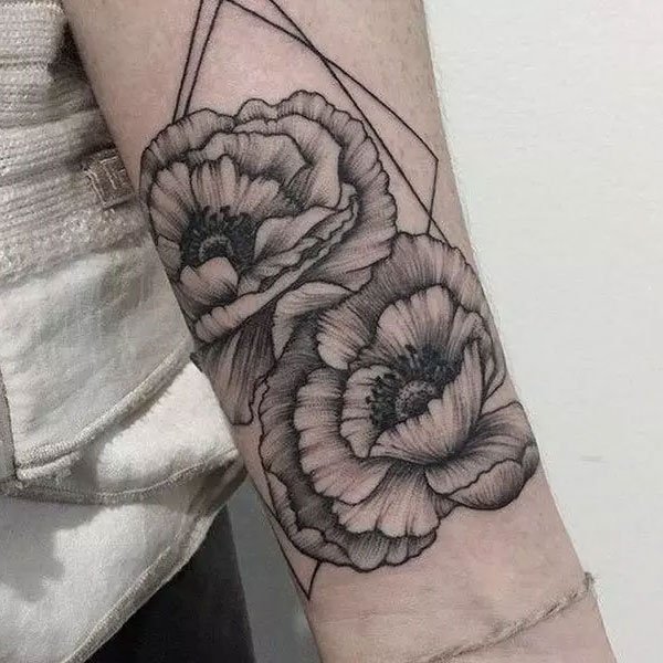 Tattoo hoa mẫu đơn cổ tay đẹp