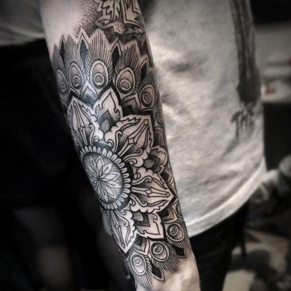 Tattoo hoa văn châu âu