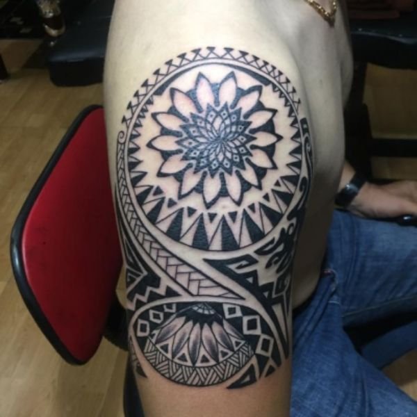 Tattoo hoa văn nghệ thuật