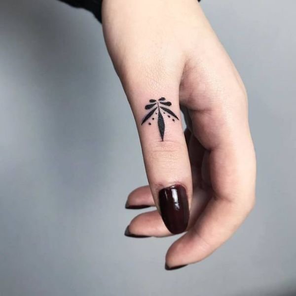 Tattoo hoa văn nhỏ nữ đẹp