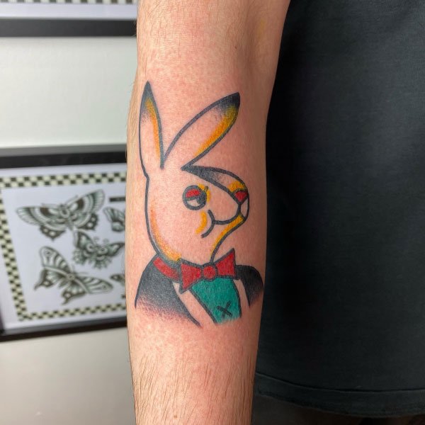 Hình xăm thỏ playboy dạng hoạt hình
