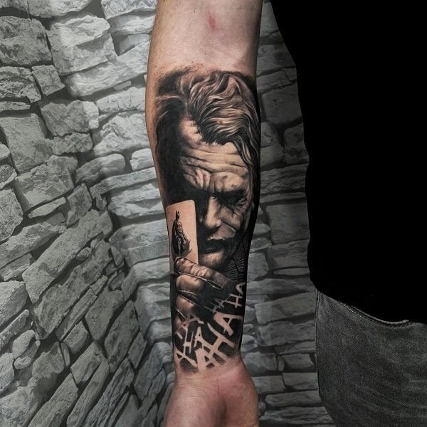 Tattoo joker ở tay