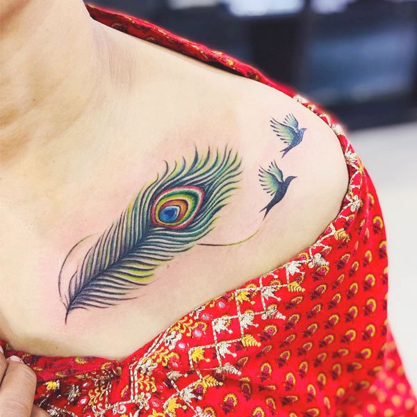 Tattoo lông vũ vai đẹp