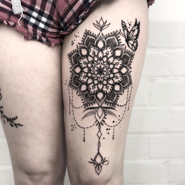 Tattoo mandala đùi đẹp cho nữ