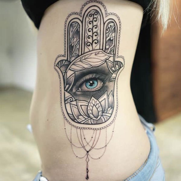 Tattoo mandala ở bụng đẹp