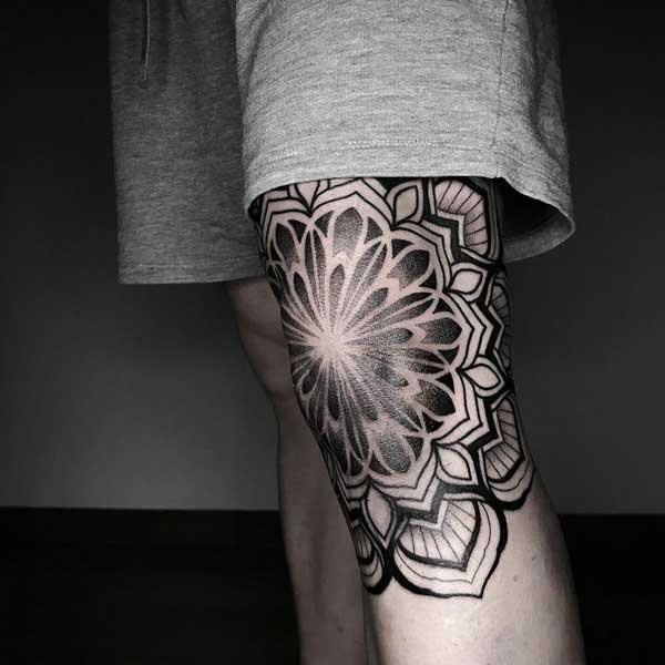 Tattoo mandala ở đầu gối