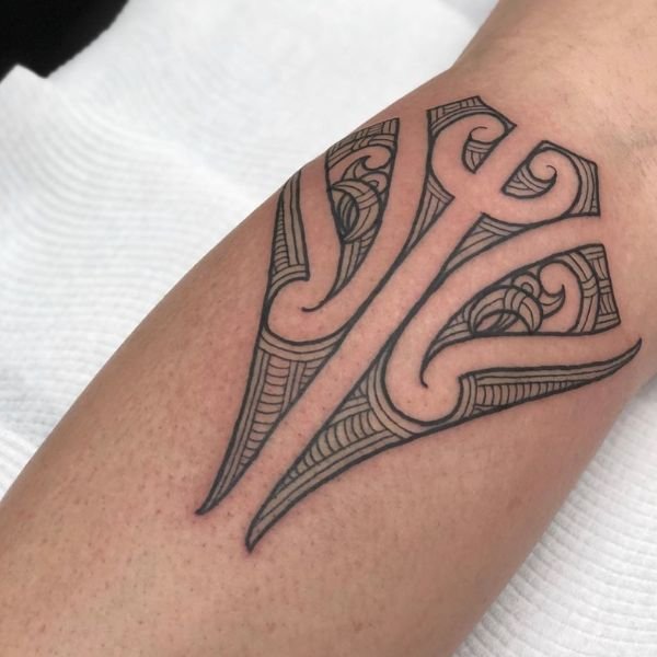 Tattoo maori mini bắp chân