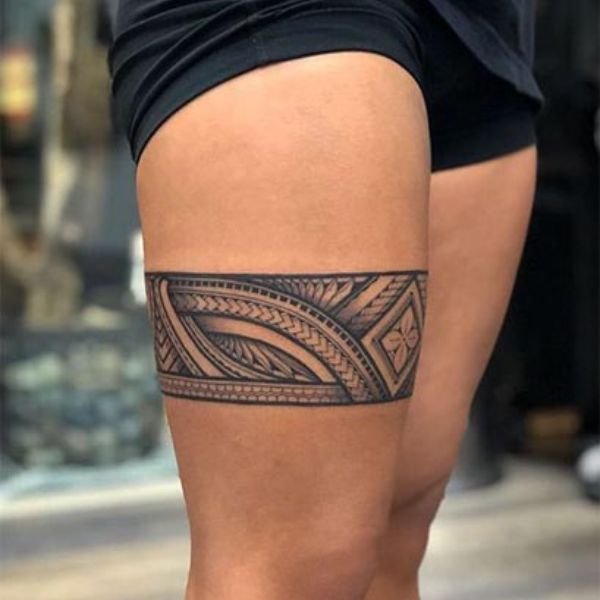 Tattoo maori vòng bắp chân