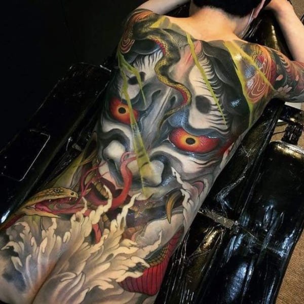 Tattoo mặt quỷ kín lưng đáng sợ nhất