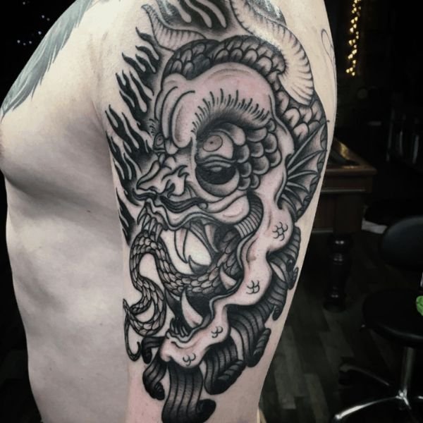 Tattoo mặt quỷ lưỡi rắn đẹp