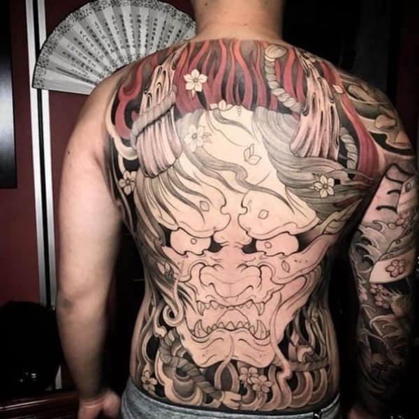 Tattoo mặt quỷ oni kín lưng