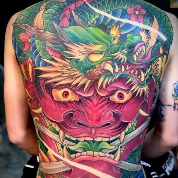 Tattoo mặt rồng kín lưng