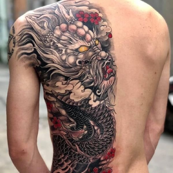 Tattoo nửa lưng đẹp cho nam