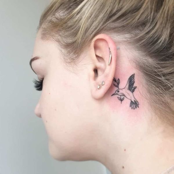 Tattoo ở cổ nữ đẹp