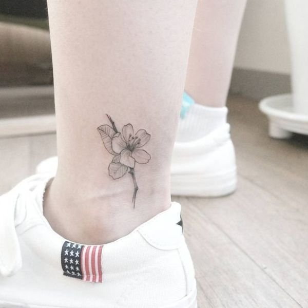 Tattoo xinh đẹp ở mắt cá chân cho nữ