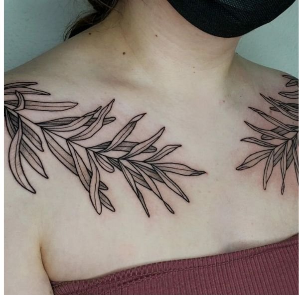 Tattoo ở ngực cho nữ nhánh cây đẹp