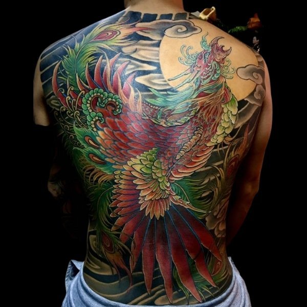 Tattoo phượng hoàng bay lượn kín lưng