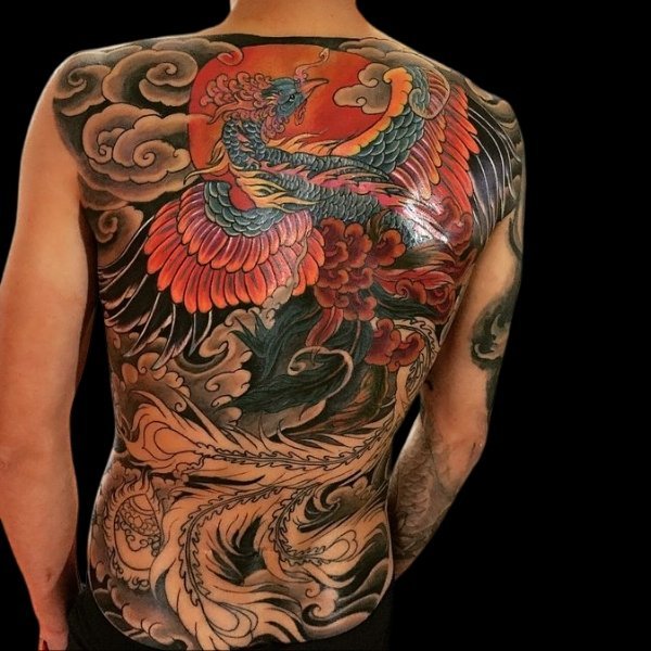 Tattoo phượng hoàng có màu kín lưng đẹp