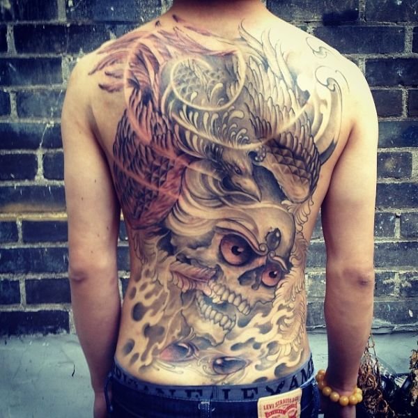 Tattoo phượng hoàng đầu lâu kín lưng