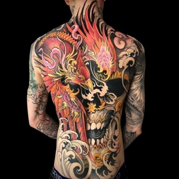 Tattoo phượng đầu lâu hoàng phủ kín lưng