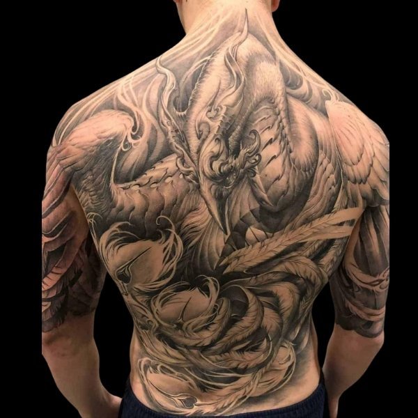 Tattoo phượng hoàng kín lưng đen trắng