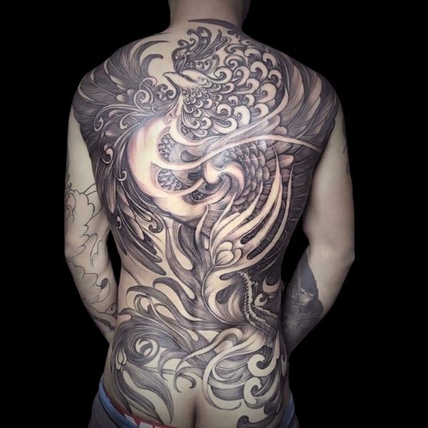 Tattoo phượng hoàng kín lưng đẹp