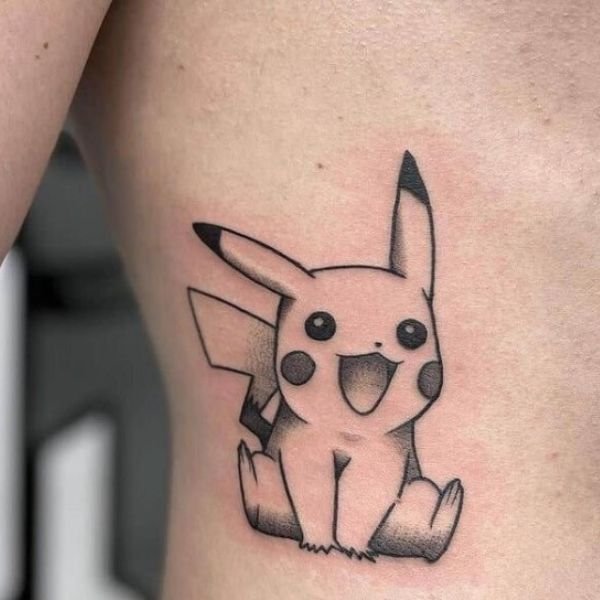 Tattoo pikachu trang trí ở bụng