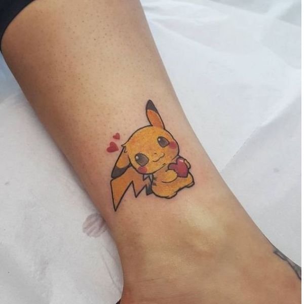 Tattoo pikachu đặt ở chân