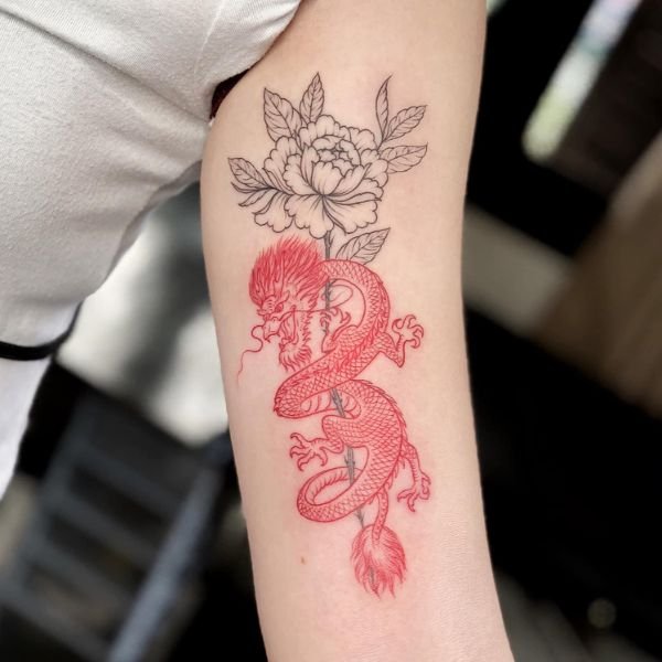 Tattoo quyến rũ cho nữ ở bắp tay