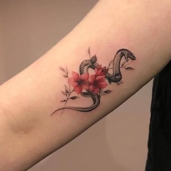 Tattoo quyến rũ cho nữ ở tay