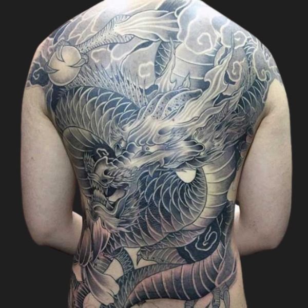 Tattoo rắn hóa rồng kín lưng