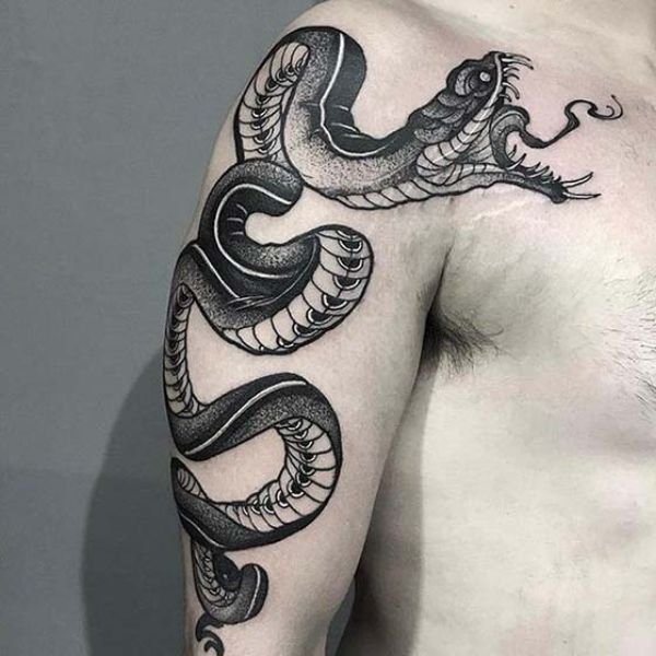 Tattoo rắn ở tay