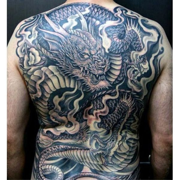 Tattoo rồng kín lưng đen trắng