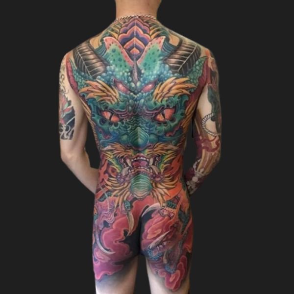 Tattoo rồng kín lưng thủy quái