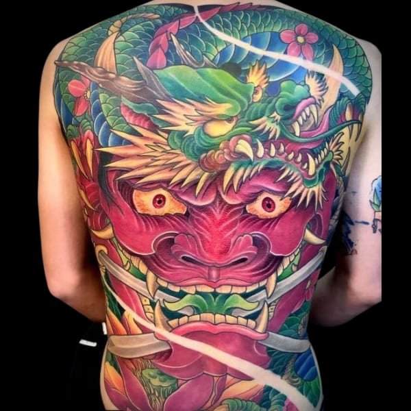 Tattoo rồng mặt quỷ kín lưng