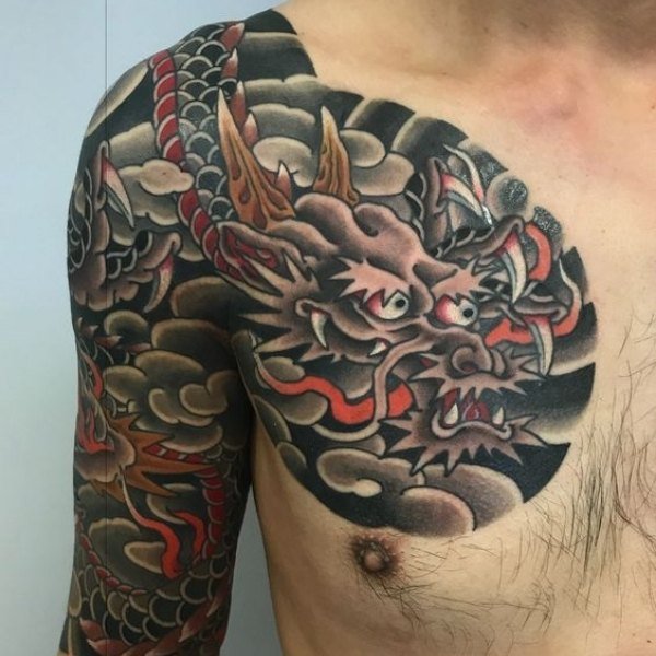 Tattoo rồng nhật đẹp vắt vai