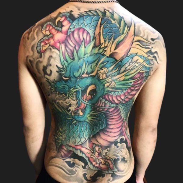 Tattoo rồng nước kín lưng