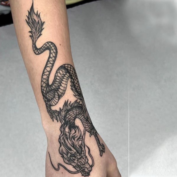 Tattoo rồng quấn tay siêu đẹp