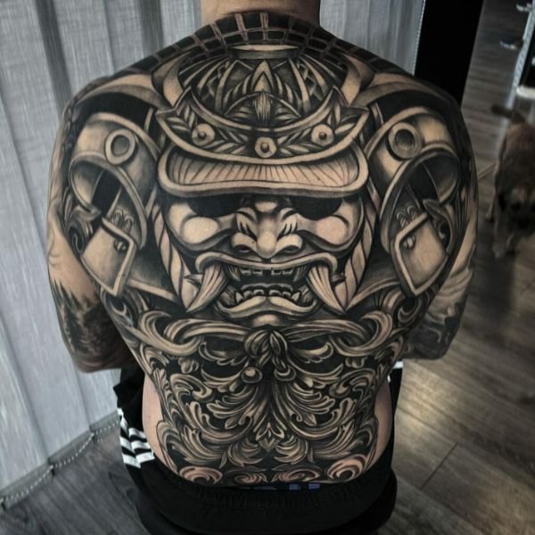 Tattoo samurai bit lưng