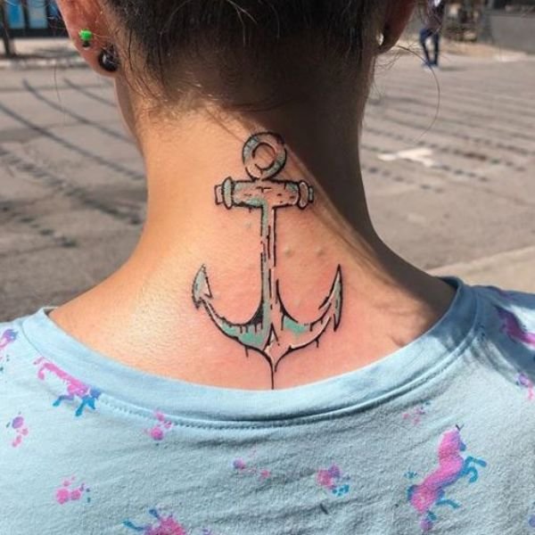 Tattoo sau gáy mỏ neo